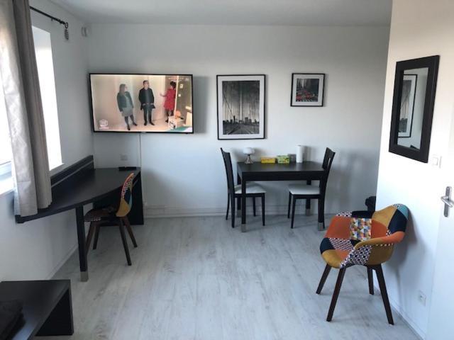 Appartement Le Saint Martin - Piscine & - Aeroport *